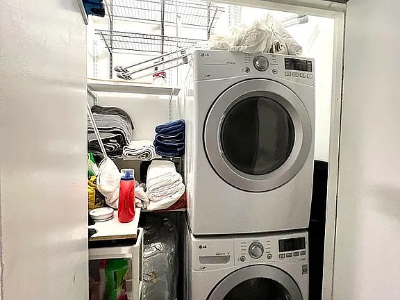 5th image of 414 W 45th St #3F