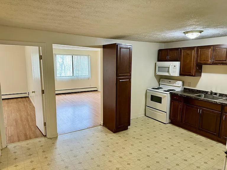 75 Log St #2B — Photo 4