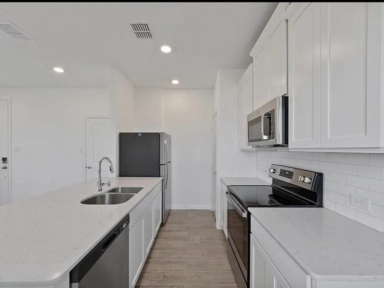 8137 Lindheimer Ln — Photo 6