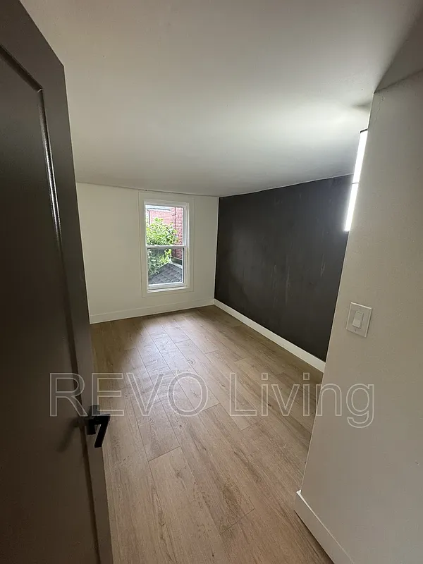 2 bed, 1.0 bath, $1,599 — Photo 3