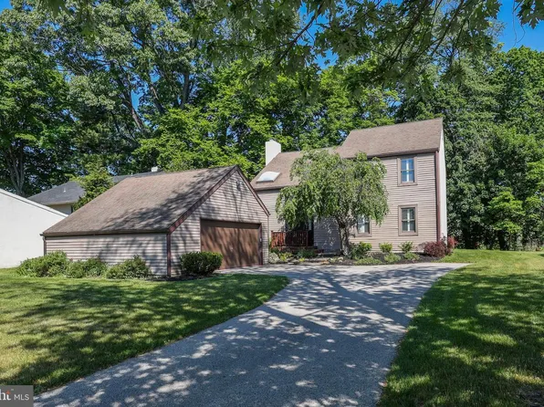 206 Drakes Drum Dr, Bryn Mawr, PA 19010