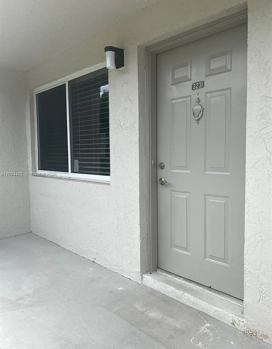 Springs Park East Condo — Photo 2