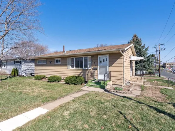 200 W 3rd St, Waconia, MN 55387