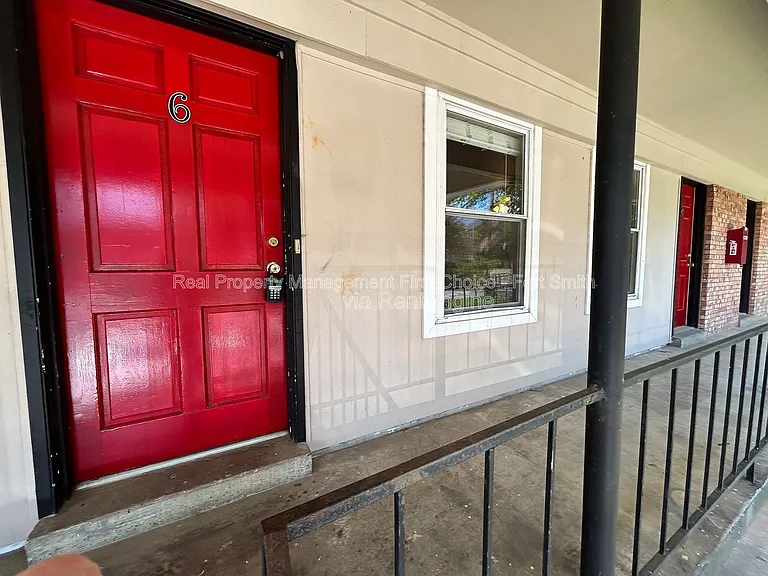2301 S V St #6 — Photo 2