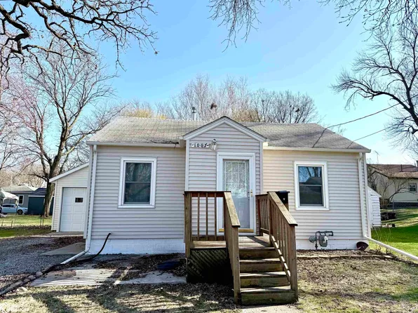 1007 9th Ave N, Clear Lake, IA 50428