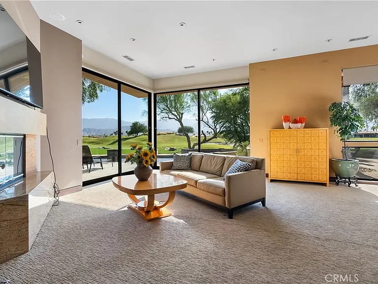 68 Royal Saint Georges Way — Photo 46