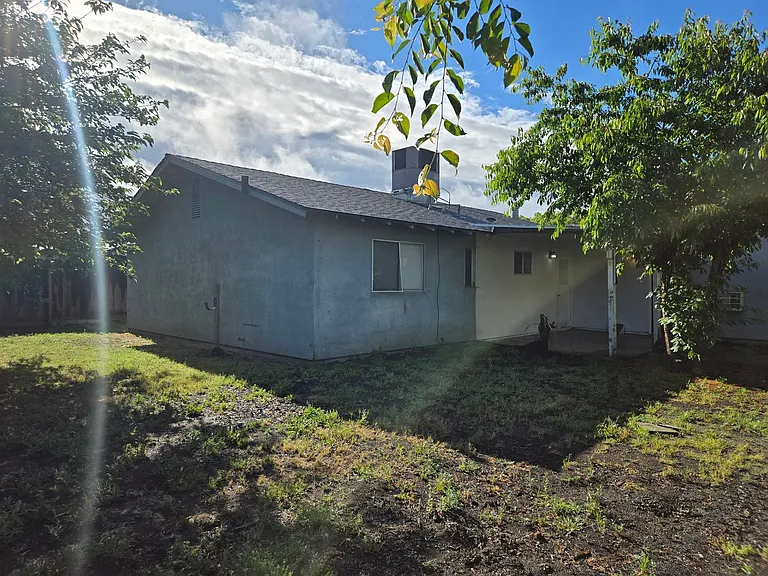 545 Bluefield Ave — Photo 10