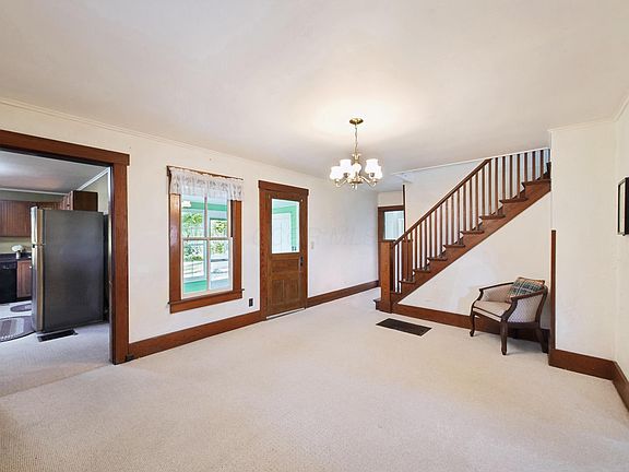 4th image of 8040 Thayer Rd