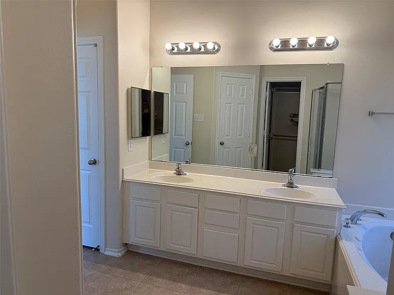 5118 Birch Manor Ln — Photo 18