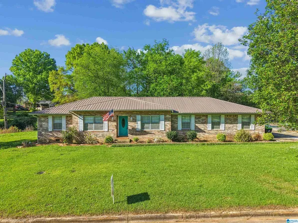 1112 Dogwood Cir, Sylacauga, AL 35150