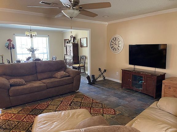 5th image of 806 Leaf River Dr