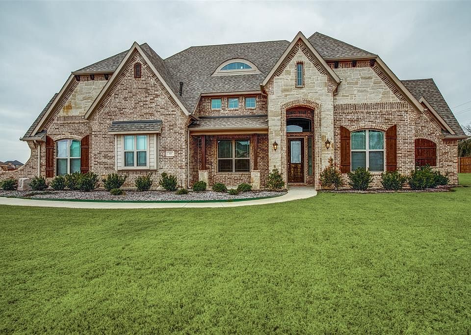 1st image of 611 Davenport Dr