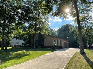 8040 Cliffview Dr, Poland, OH