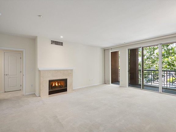4th image of 130 E San Fernando St APT 404