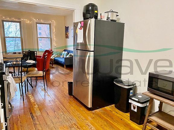 4th image of 129 Union Park St #2