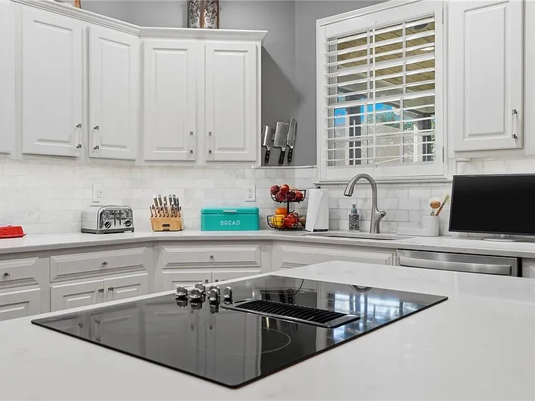 1737 Kinsmon Cv — Photo 4