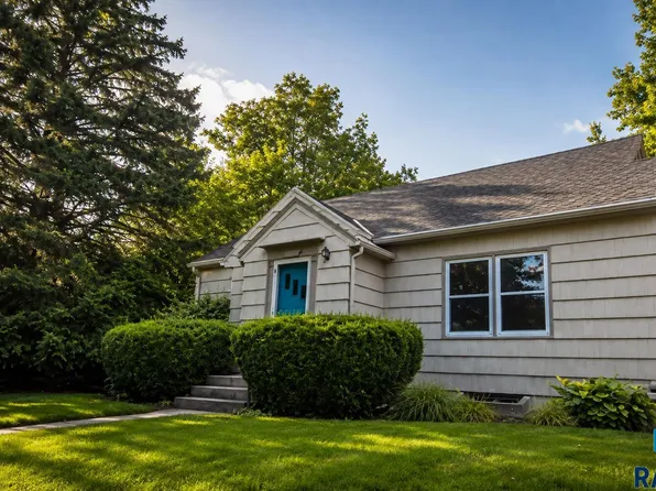 1211 W 13th St, Sioux Falls, SD 57104