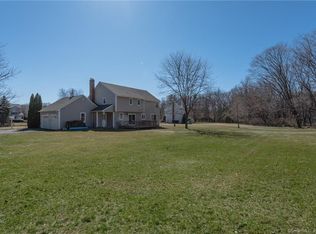 1 Newbury Ct, Simsbury, CT 06070