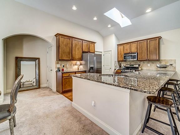 4th image of 231 Highland Village Ln