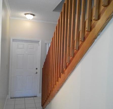 2nd image of 21325 NE 8th Pl APT 4