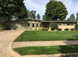 1630 16th Ave S, Escanaba, MI 49829