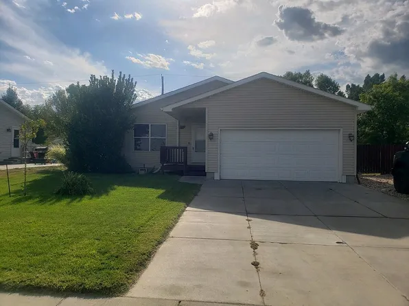 495 3rd St, Gering, NE 69341