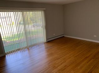 920 State St APT 1S, Lemont, IL 60439