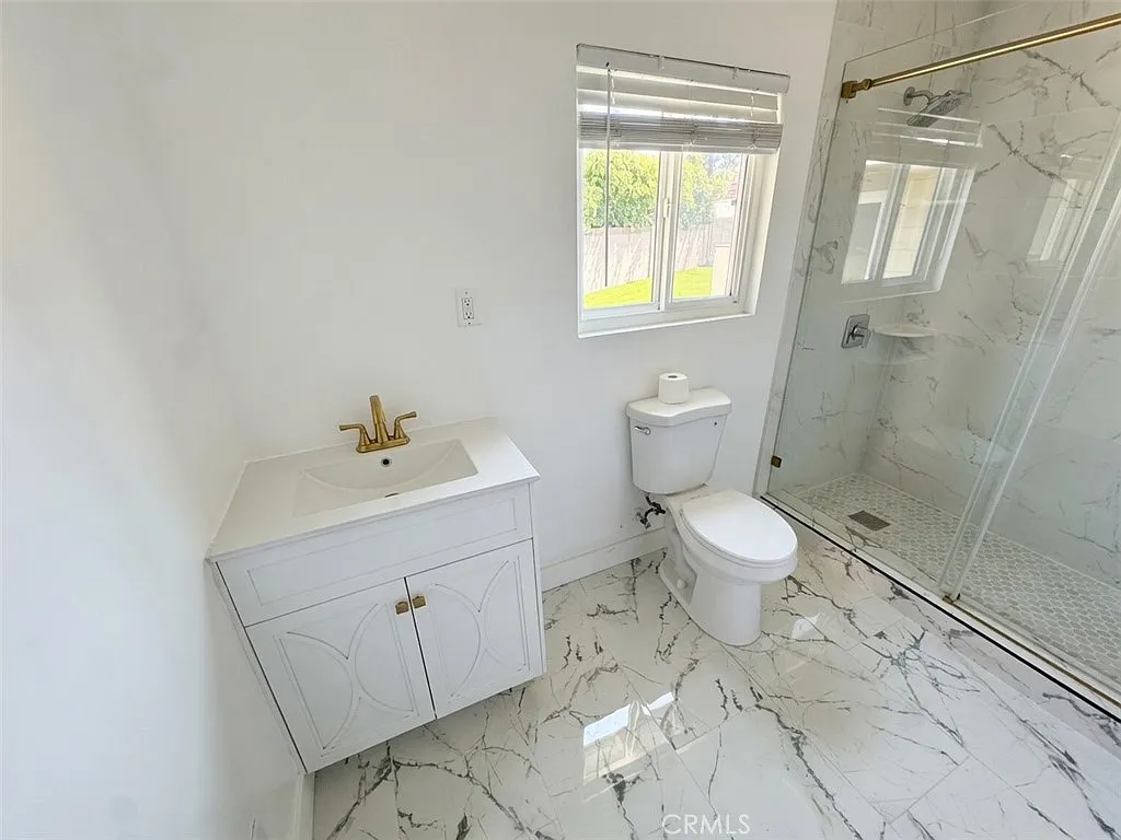 2 bed, 750 sqft, $3,100 — Photo 3