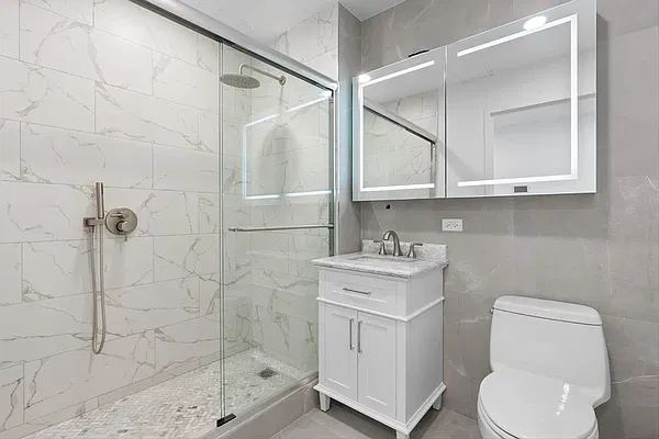 Bathroom, photo 1