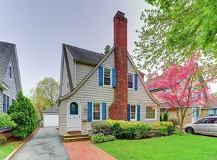 4 Michigan Rd, Floral Park, NY 11001