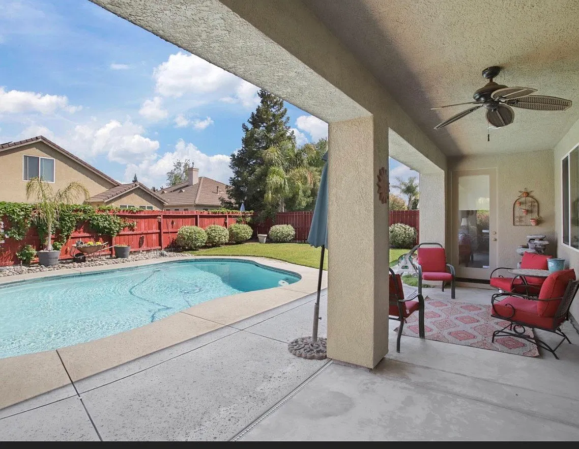 969 Heartland Dr — Photo 3