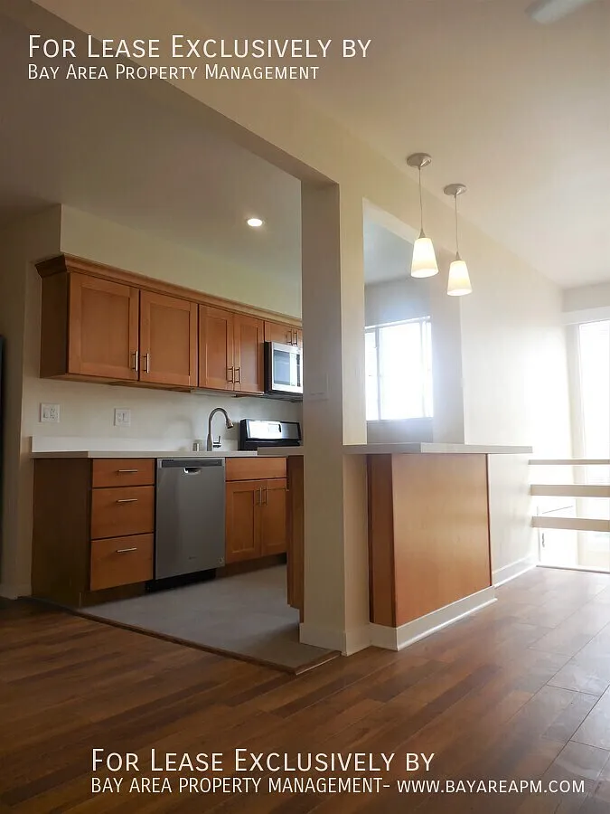 Building Photo - 286 Elm St #10
