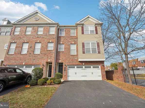 300 Ebony Ct, Ambler, PA 19002
