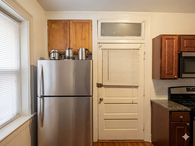4535 N. Hamilton — Photo 4