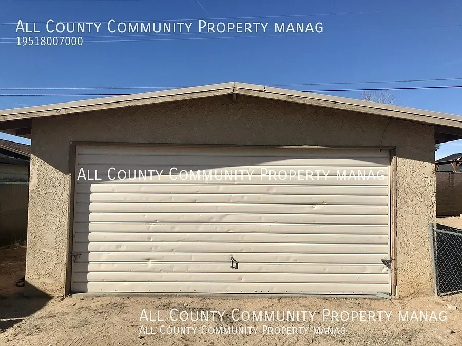Building Photo - 6082 Daisy Ave
