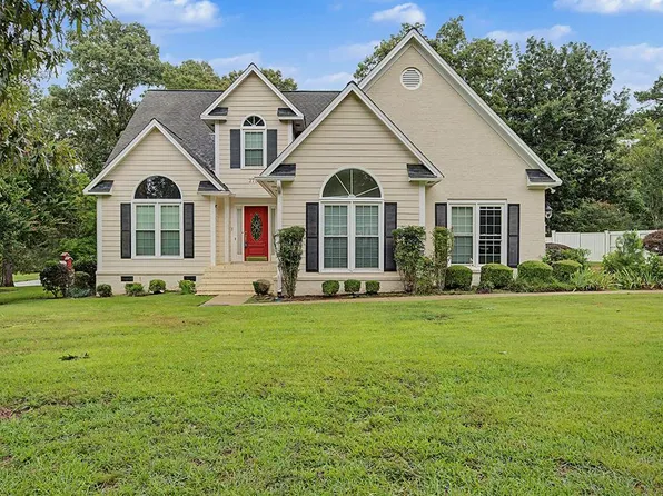 275 W Doublegate Dr, Albany, GA 31721