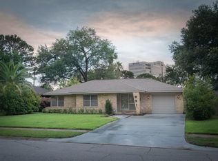 1135 Stonecrest Dr, Houston, TX 77018