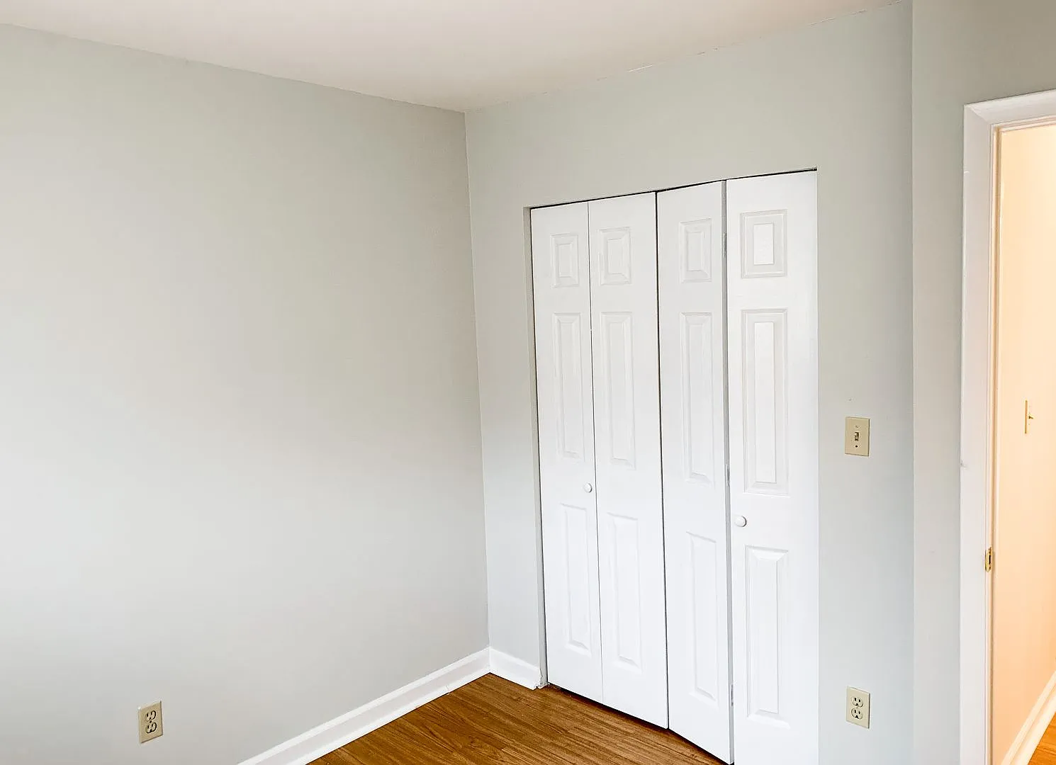 4 Bedroom 2.5 Bath Townhouse — Photo 4