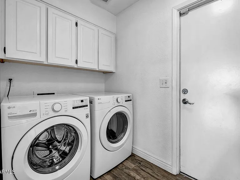 5219 E Winchcomb Dr — Photo 25
