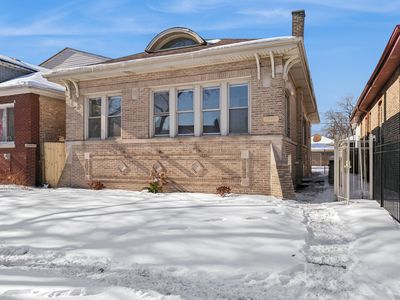 7944 S Blackstone Ave, Chicago, IL, 60619