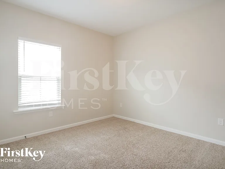 124 Riverwalk Blvd — Photo 12