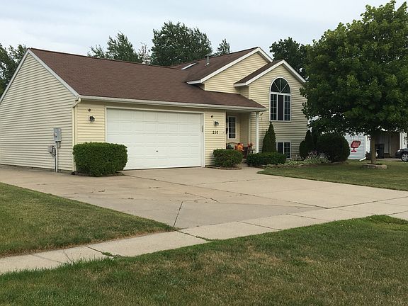 2nd image of 250 Prairie Run Dr NE