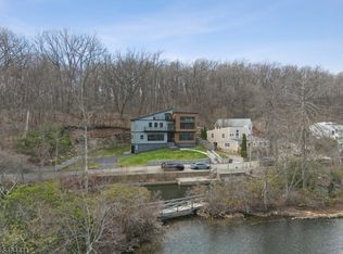 301 Kingsland Rd, Landing, NJ 07850
