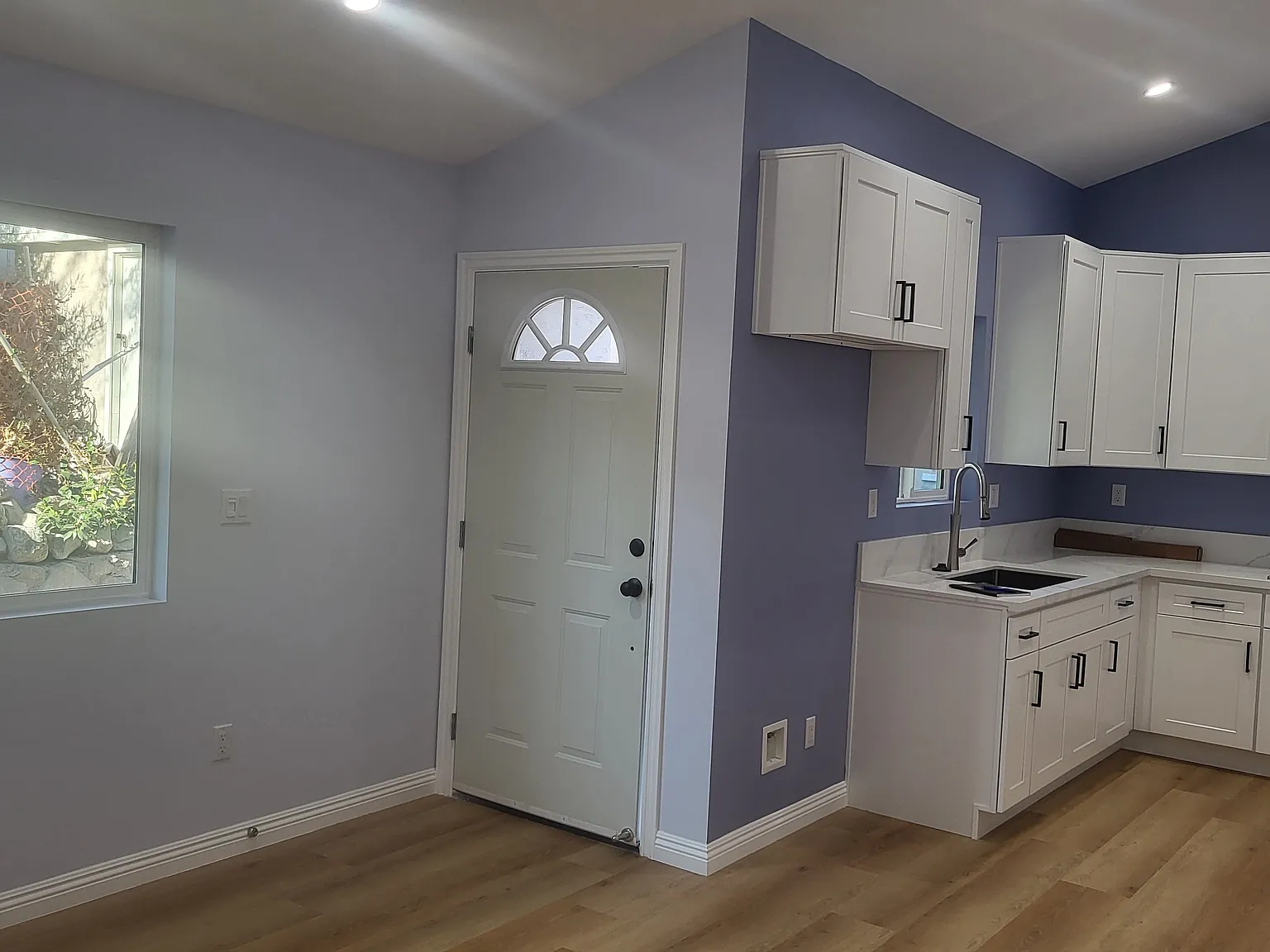 3 bed, 1000 sqft, $1,600 — Photo 2