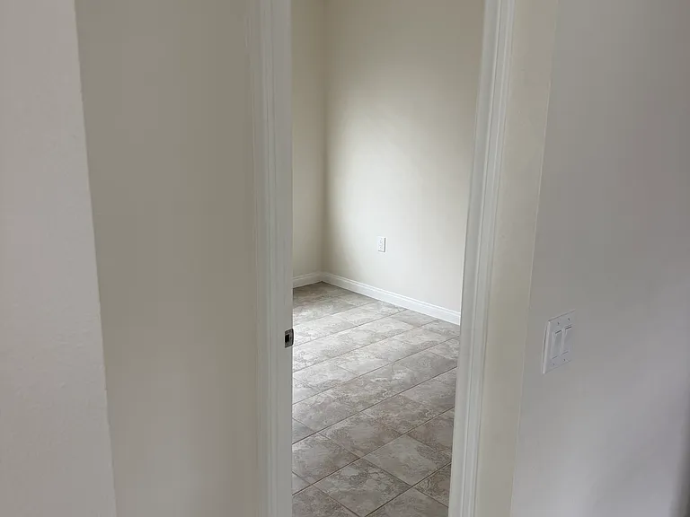 11156 S Grevillea Ave #A — Photo 14