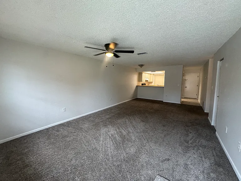 5600 59th Way N #5602 — Photo 9