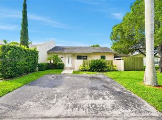 Devon-Aire Villas, Miami, FL 33186