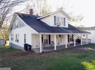 514 E Main St, PINNACLE, NC 27043