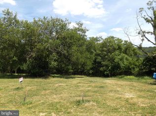 320 Finch Dr, Berkeley Springs, WV 25411