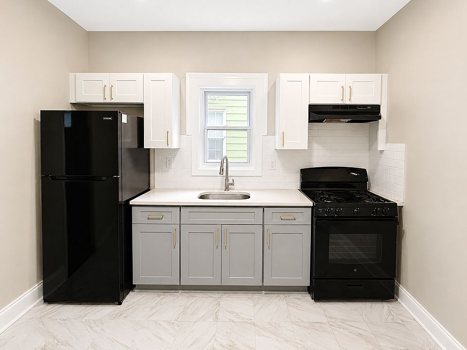 1st image of 251-253 Schley St #1